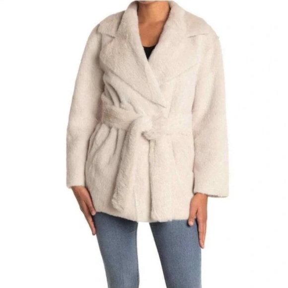 NWT- Love Token Bentley Faux Fur Jacket - Picture 4 of 11